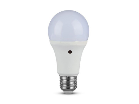 SKU 4461 VT-2016 V-TAC Lampadina LED E27 9W A60 con Sensore Crepuscolare 6400K