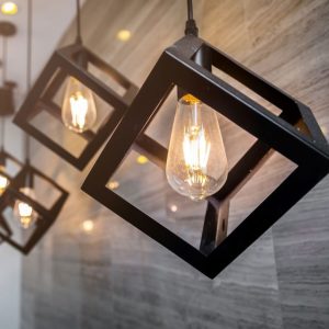 SKU 3834 VT-7161-MB V-TAC Lampadario LED a Cubo in Metallo con Portalampada E27 (Max 60W) Colore Nero Opaco