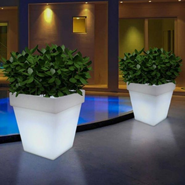 fioriera-led-rgbw-in-resina-bianca-40x40x55cm-12w-ip65-ricaricabile-10.jpg
