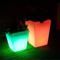 fioriera-led-rgbw-in-resina-bianca-40x40x55cm-12w-ip65-ricaricabile-3.jpg